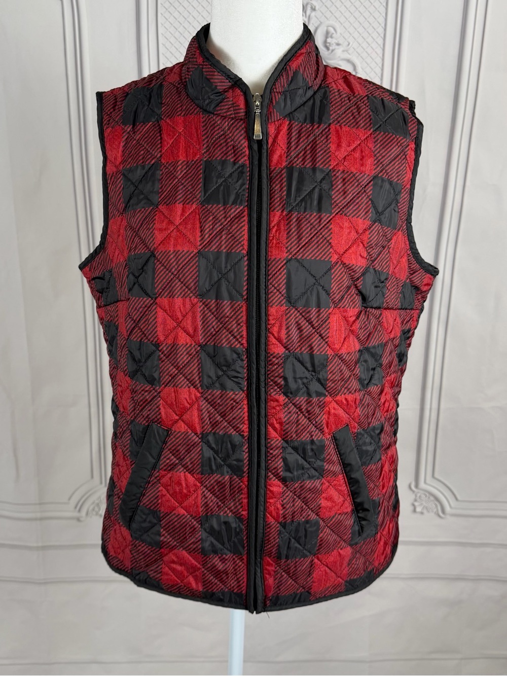 Karen Scott Sport  M Red Black Buffalo Plaid Quilted Puffer Vest Layering
